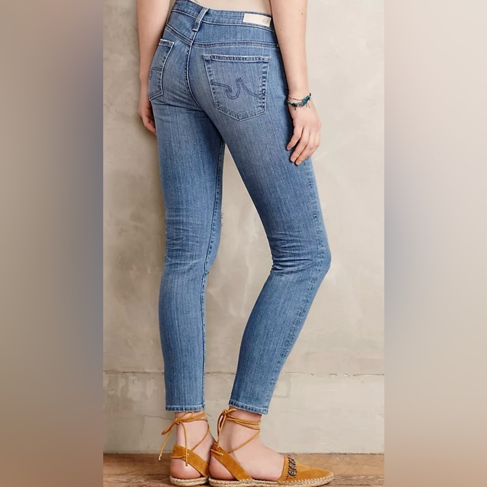 AG|Adriano Goldschmidt Stevie ankle in silm straight,medium wash distressed•27